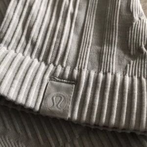 Lululemon long sleeve patterned tee.